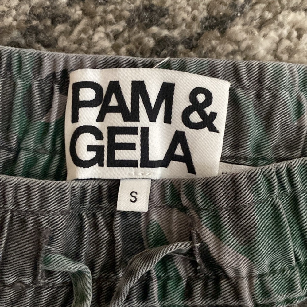 Pam & Gela draw string camo pants sz S